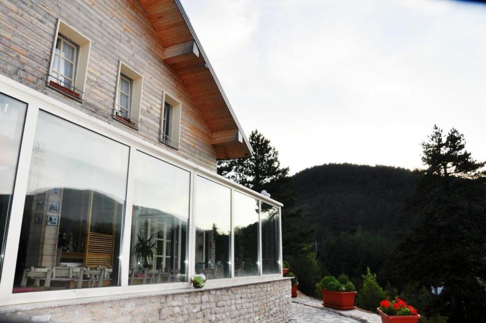 Hotel Snjezna Kuca - Nature Park Of Bosnia Herzegovina Padezina Exterior foto