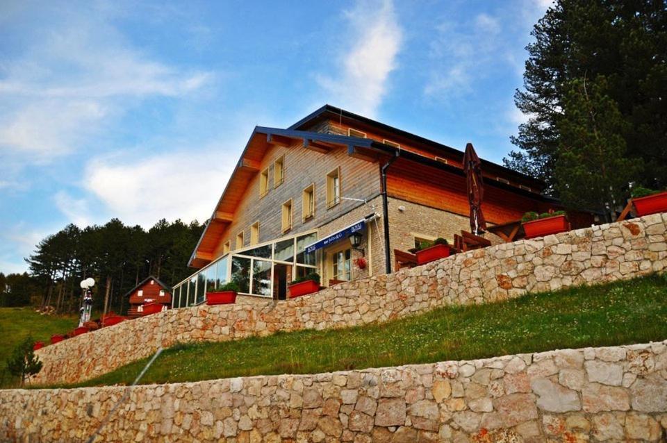 Hotel Snjezna Kuca - Nature Park Of Bosnia Herzegovina Padezina Exterior foto