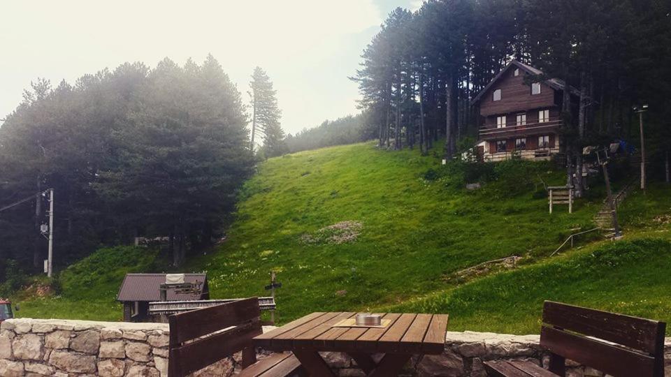 Hotel Snjezna Kuca - Nature Park Of Bosnia Herzegovina Padezina Exterior foto