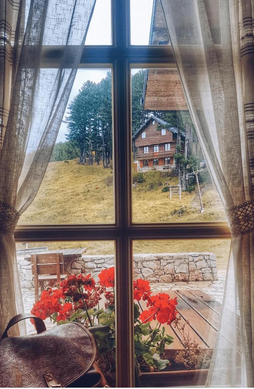 Hotel Snjezna Kuca - Nature Park Of Bosnia Herzegovina Padezina Exterior foto