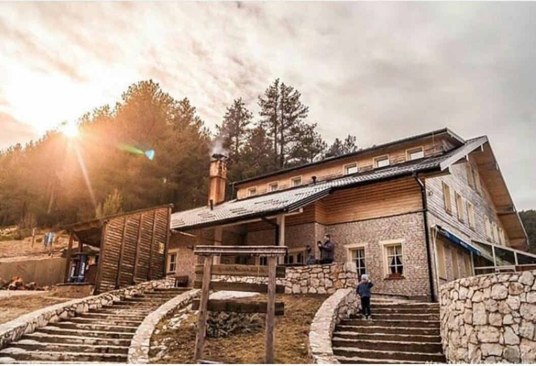 Hotel Snjezna Kuca - Nature Park Of Bosnia Herzegovina Padezina Exterior foto